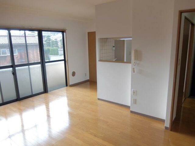 ��ʌ��z�J�s�����쒬�̃}���V�����̋��ԁE���r���O