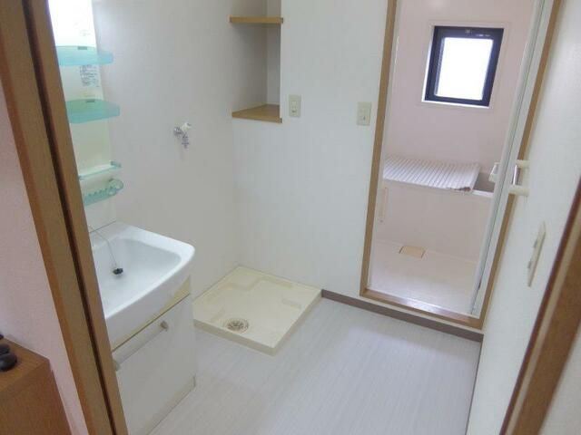 ��ʌ��z�J�s�����쒬�̃}���V�����̐��ʏ�