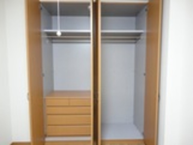 ��ʌ�����s�厚�����q��V�c�̃}���V�����̎��[