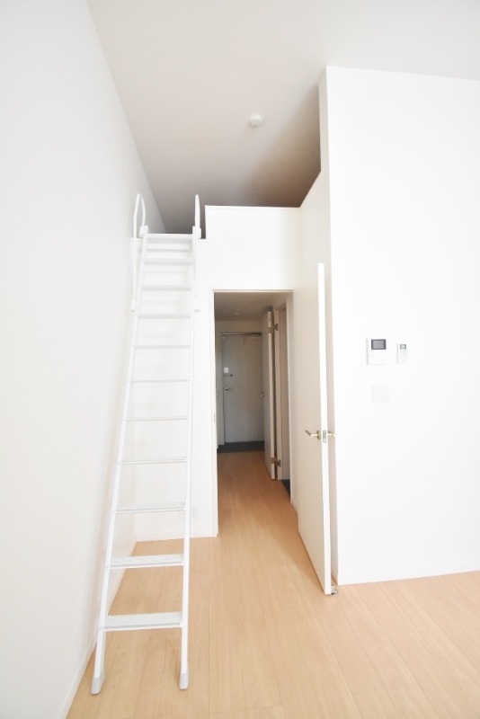 ��ʌ��������܎s�k��{�����Q���ڂ̃A�p�[�g�̂��̑������E�X�y�[�X