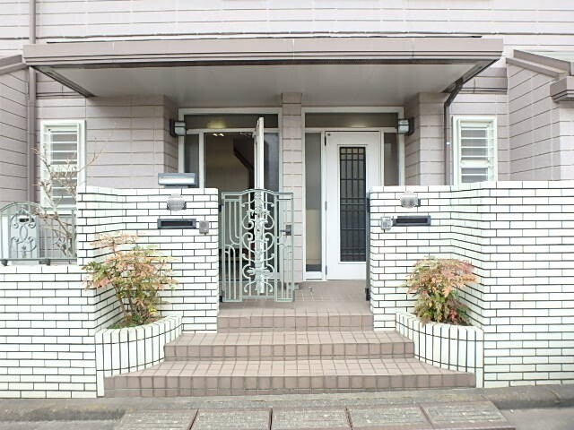 ��ʌ��������܎s��{��V�����Q���ڂ̃A�p�[�g�̃G���g�����X