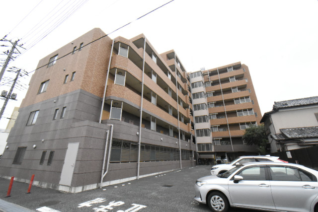 ��ʌ��������܎s�����擌��{�S���ڂ̃}���V�����̌����O��