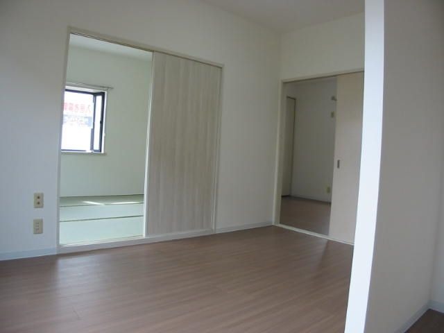 ��ʌ��z�J�s���z�J�V���ڂ̃A�p�[�g�̋��ԁE���r���O