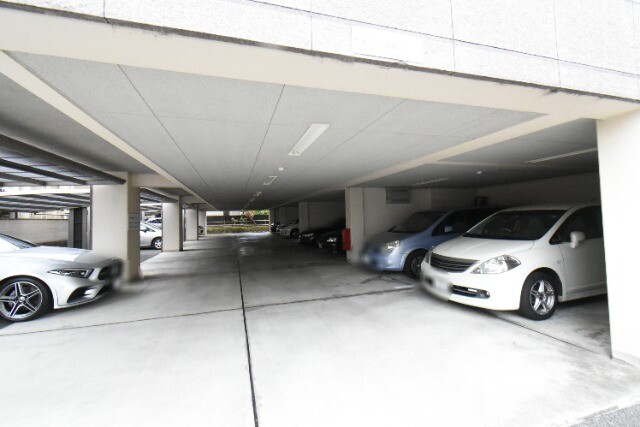 ��ʌ��������܎s�����擌��{�S���ڂ̃}���V�����̒��ԏ�