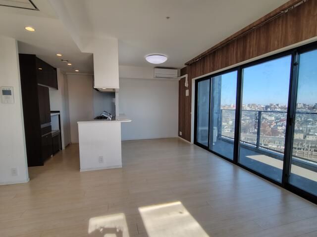 ��ʌ��������܎s�������J�Q���ڂ̃}���V�����̋����E���r���O