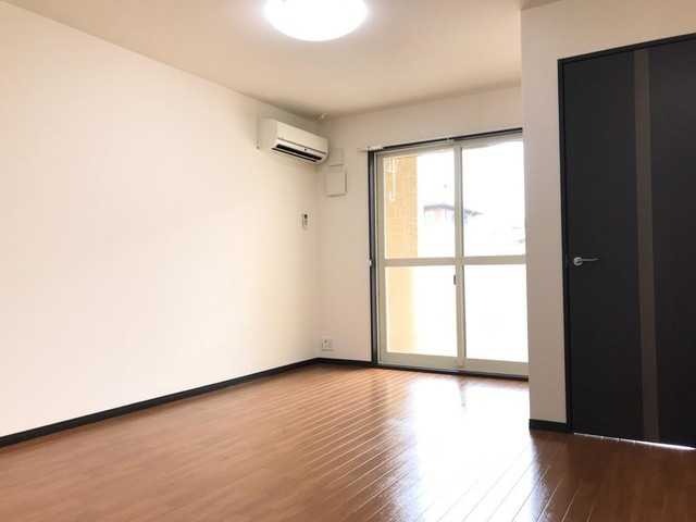 ��ʌ��z�J�s���C�N�^�E���P���ڂ̃A�p�[�g�̋��ԁE���r���O