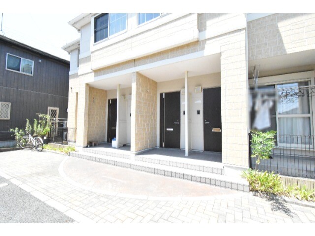 ��ʌ��z�J�s���C�N�^�E���P���ڂ̃A�p�[�g�̃G���g�����X