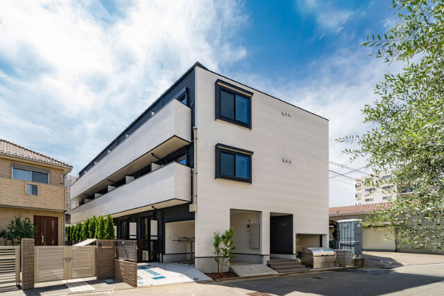 ��ʌ�����s�؂P���ڂ̃A�p�[�g�̌����O��