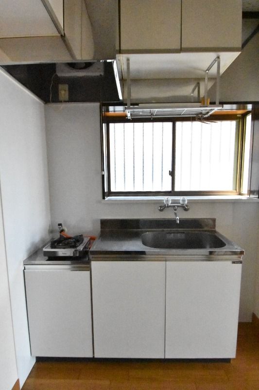 ��ʌ��@�c�s���P���ڂ̃A�p�[�g�̃L�b�`��