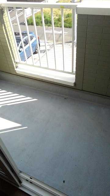 ��ʌ��@�c�s����Q���ڂ̃A�p�[�g�̃o���R�j�[