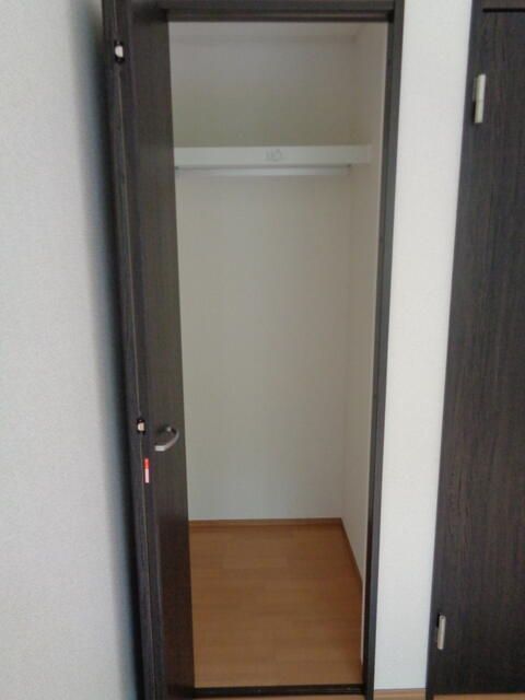 ��ʌ��t�����s���Ǔ��R���ڂ̃A�p�[�g�̎��[