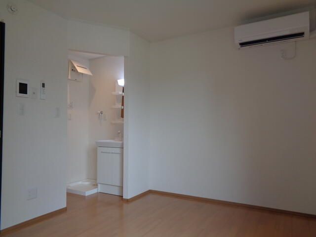 ��ʌ��t�����s���Ǔ��R���ڂ̃A�p�[�g�̂��̑��ݔ�