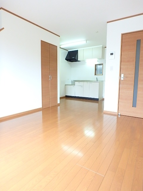 ��ʌ��������܎s����O���T���ڂ̃e���X�n�E�X�̋��ԁE���r���O