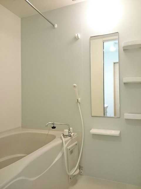 ��ʌ��@�c�s�@�c�Q���ڂ̃A�p�[�g�̃o�X