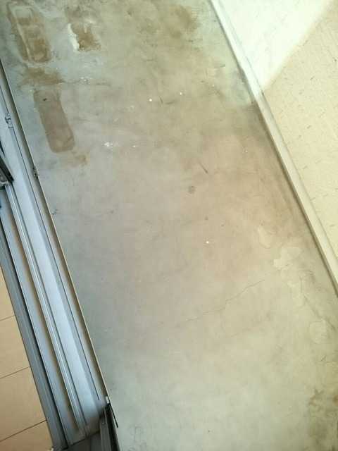 ��ʌ��@�c�s�@�c�Q���ڂ̃A�p�[�g�̃o���R�j�[