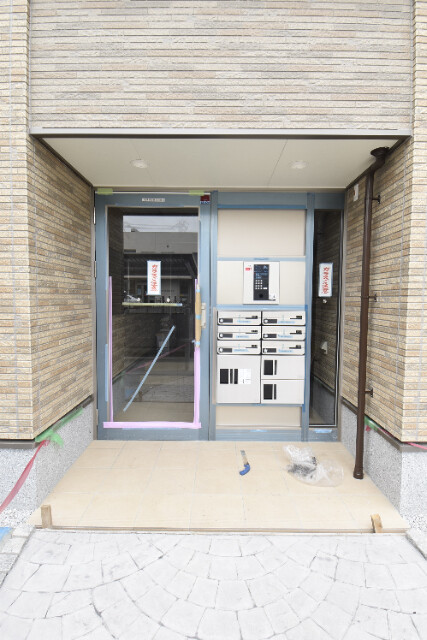 ��ʌ��������܎s��{����ؒ��S���ڂ̃A�p�[�g�̃G���g�����X