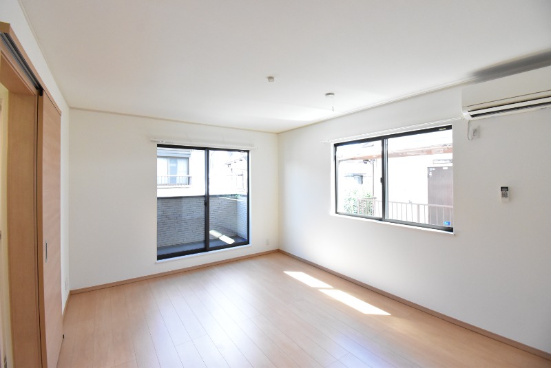 ��ʌ�����s���L�Q���ڂ̃A�p�[�g�̋��ԁE���r���O