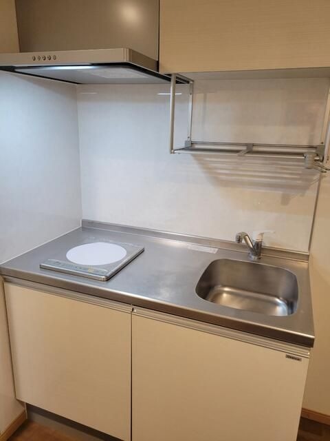 ��ʌ��������܎s��{���咬�R���ڂ̃}���V�����̃L�b�`��