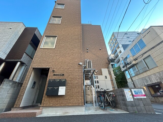 ��ʌ��������܎s��{���咬�R���ڂ̃}���V�����̌����O��