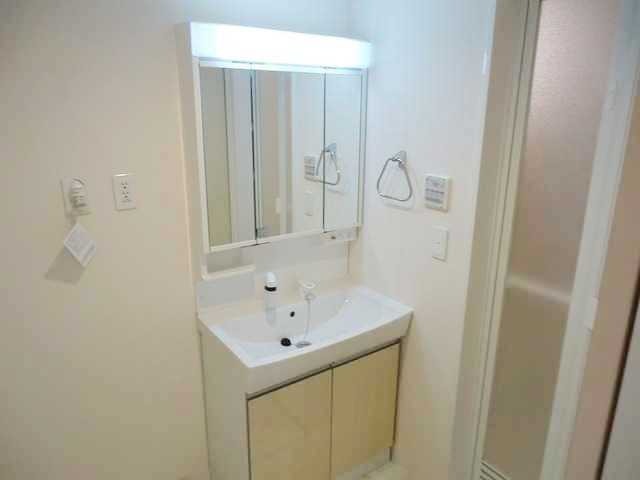 ��ʌ��@�c�s���m�؂P���ڂ̃A�p�[�g�̐��ʏ�