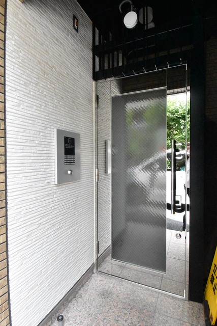 ��ʌ��������܎s��{���咬�R���ڂ̃}���V�����̃G���g�����X