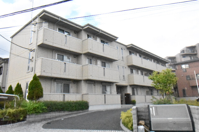 ��ʌ��������܎s�����擌��{�V����20-8�̃A�p�[�g�̌����O��