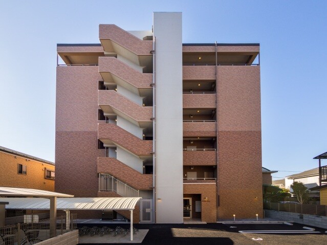 ��ʌ�����s�{���P���ڂ̃}���V�����̌����O��