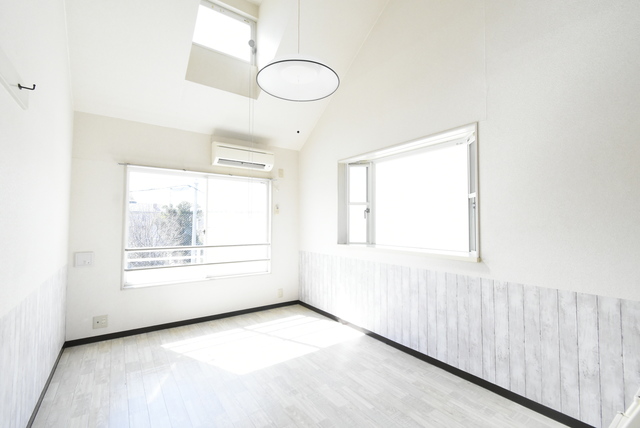 ��ʌ�����s�厚�����̃A�p�[�g�̋��ԁE���r���O