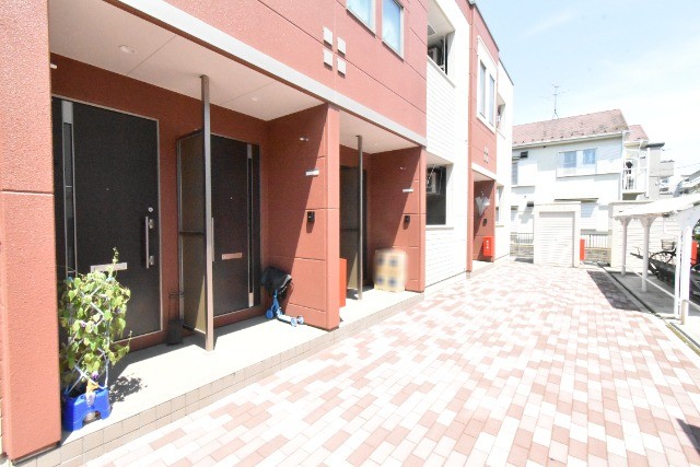 ��ʌ��z�J�s�{�{���P���ڂ̃A�p�[�g�̃G���g�����X