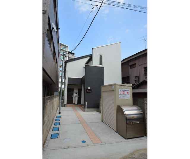 ��ʌ��������܎s�Y�a�擌�����̃A�p�[�g�̃G���g�����X