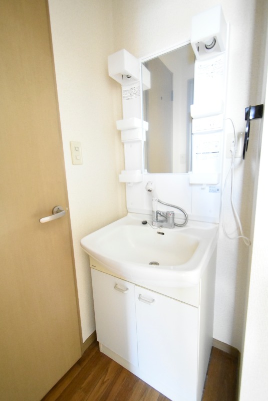 ��ʌ��������܎s����厚�y���̃A�p�[�g�̐��ʏ�