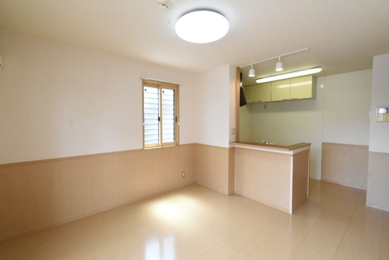 ��ʌ��������܎s����厚���V�n�̃A�p�[�g�̋��ԁE���r���O