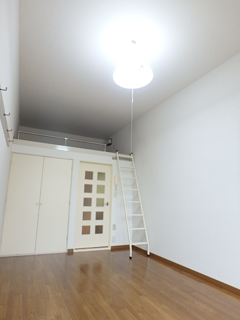 ��ʌ�����s�厚�����̃A�p�[�g�̂��̑������E�X�y�[�X