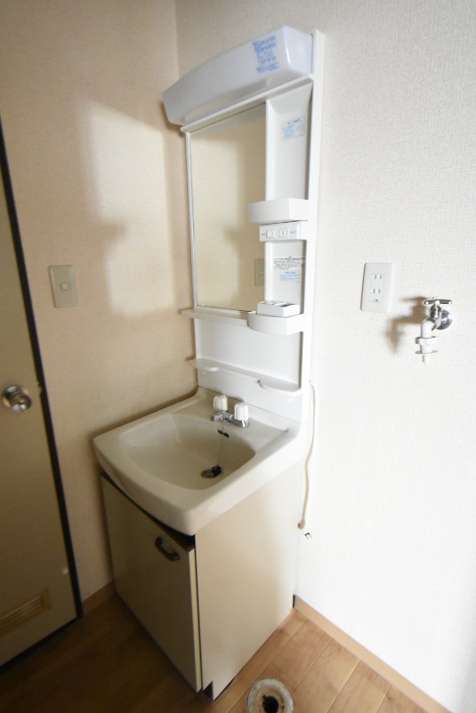 ��ʌ�����s�ܔԒ��̃A�p�[�g�̐��ʏ�