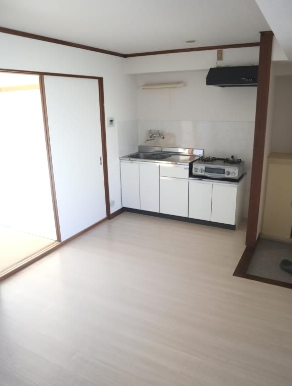 ��ʌ��t�����s�����P���ڂ̃}���V�����̋��ԁE���r���O