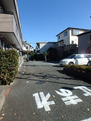 ��ʌ��������܎s�k��g�쒬�P���ڂ̃A�p�[�g�̒��ԏ�