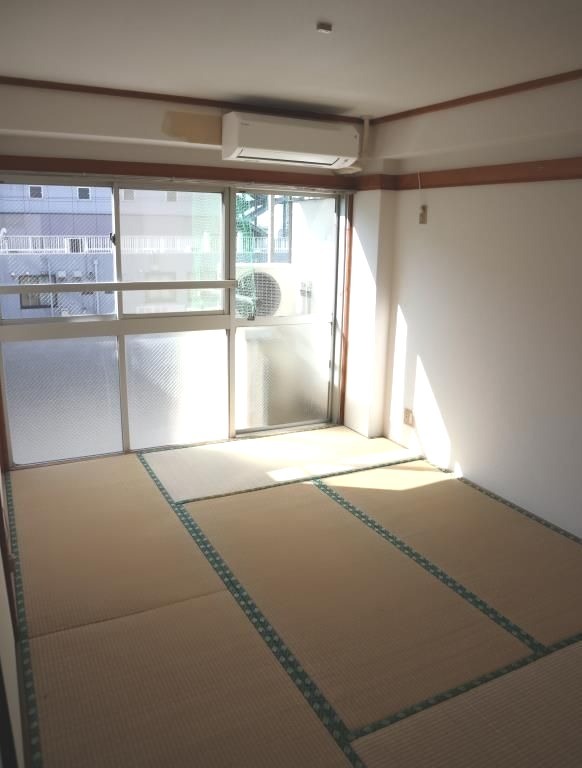 ��ʌ��t�����s�����P���ڂ̃}���V�����̐Q��