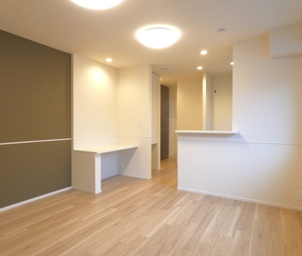 ��ʌ��z�J�s�{�{���R���ڂ̃}���V�����̋��ԁE���r���O