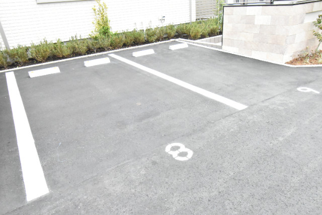 ��ʌ��z�J�s�{�{���R���ڂ̃}���V�����̒��ԏ�