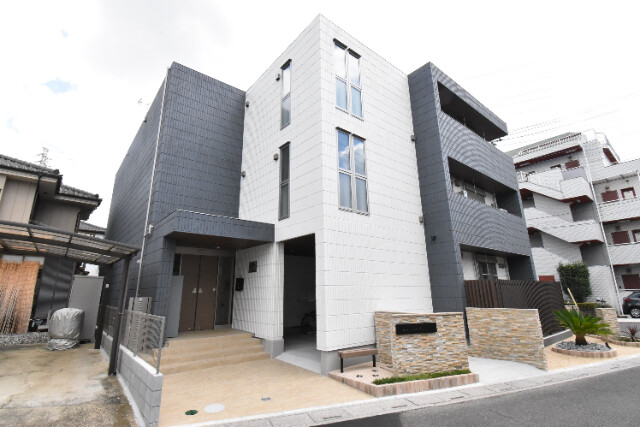 ��ʌ��z�J�s�k�z�J�S���ڂ̃}���V�����̌����O��