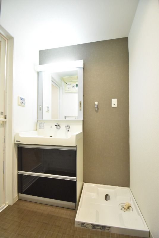 ��ʌ�����s���L�P���ڂ̃}���V�����̐��ʏ�