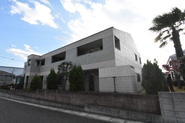 ��ʌ��@�c�s�n���T����446�̃}���V�����̌����O��