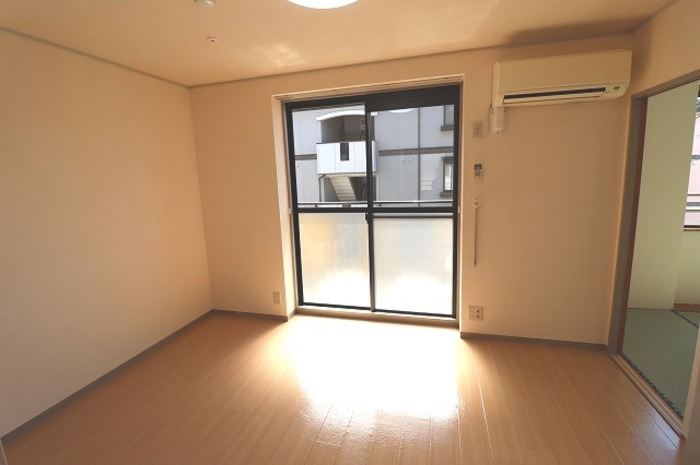 ��ʌ��������܎s������V�����S���ڂ̃A�p�[�g�̋��ԁE���r���O