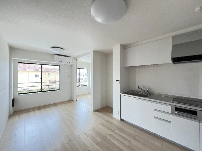 ��ʌ��z�J�s���C�N�^�E���Q���ڂ̃A�p�[�g�̋��ԁE���r���O