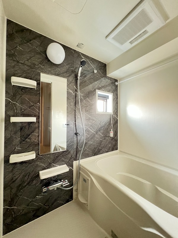 ��ʌ��z�J�s���C�N�^�E���Q���ڂ̃A�p�[�g�̃o�X