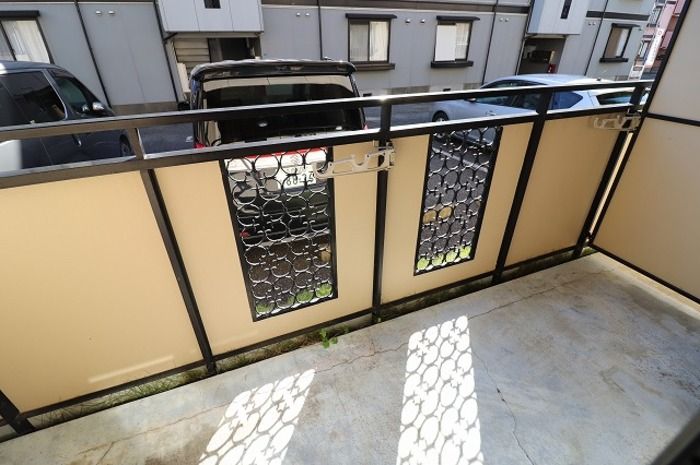 ��ʌ��������܎s������V�����S���ڂ̃A�p�[�g�̃o���R�j�[