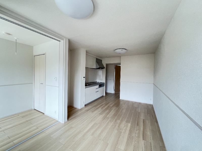 ��ʌ��z�J�s���C�N�^�E���Q���ڂ̃A�p�[�g�̋����E���r���O