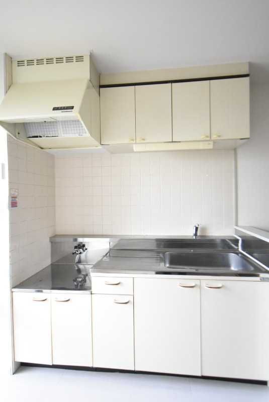 ��ʌ�����s��c�{�̃}���V�����̃L�b�`��