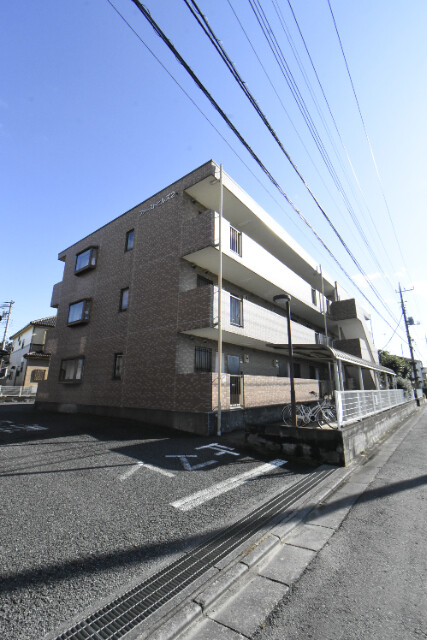 ��ʌ�����s��c�{�̃}���V�����̌����O��