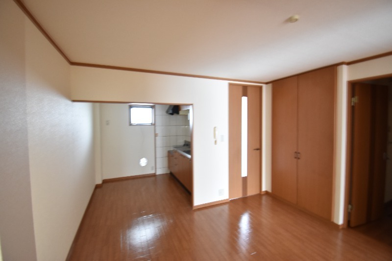 ��ʌ��k�����S�ɓޒ��{���P���ڂ̃}���V�����̋��ԁE���r���O